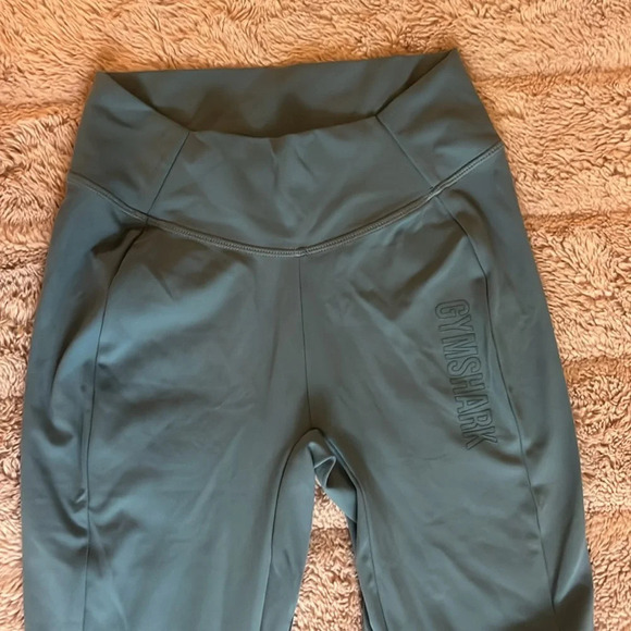 Gymshark blue mid calf leggings - Picture 2 of 9